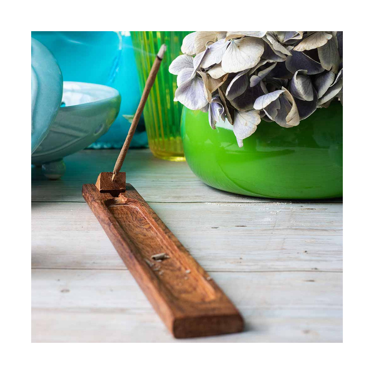 Verstellbarer Räucherstäbchenhalter aus Holz