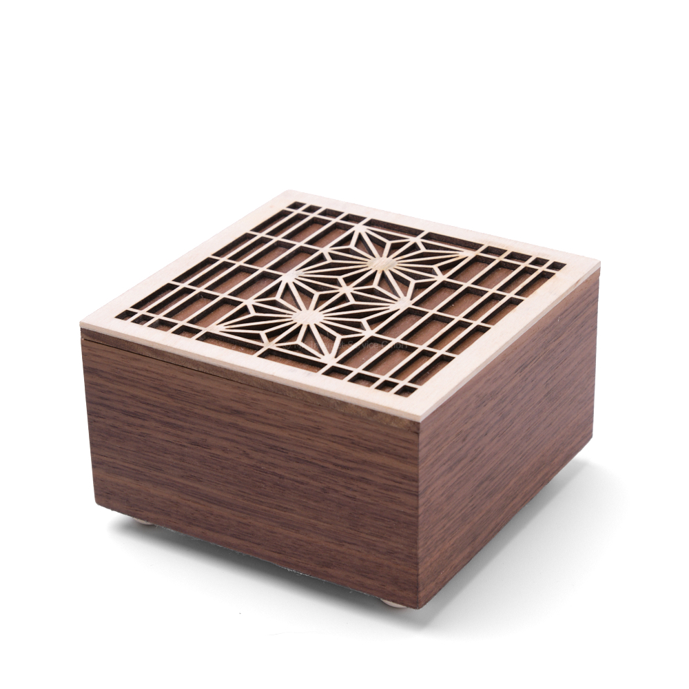Kumiko-Box "Asanoha" aus Walnussholz