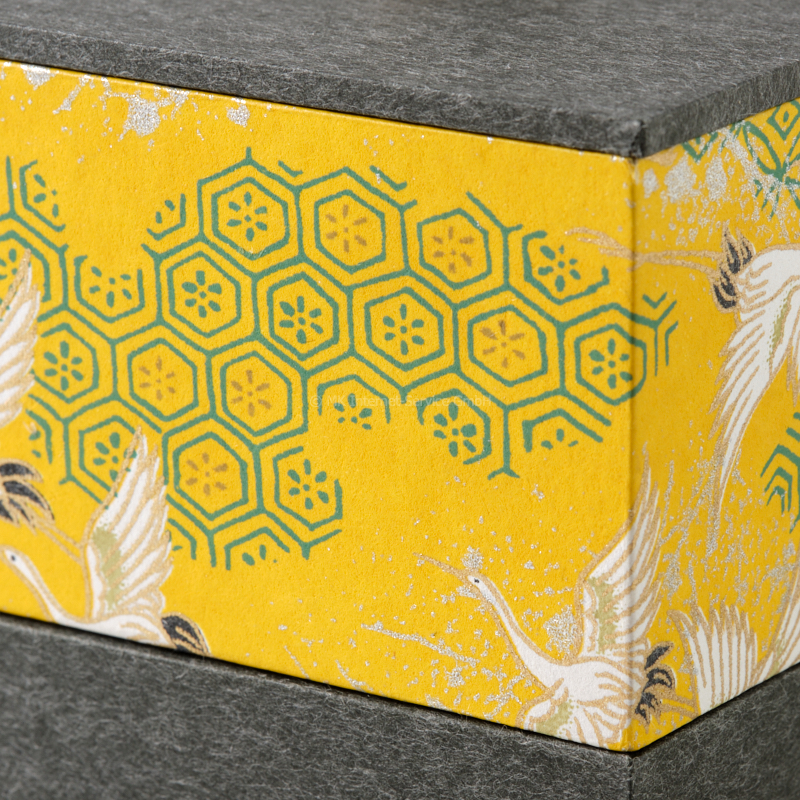 Chiyogami-Box "Kranichflug" - Aufbewahrungsbox, Schmuckbox, Geschenkbox