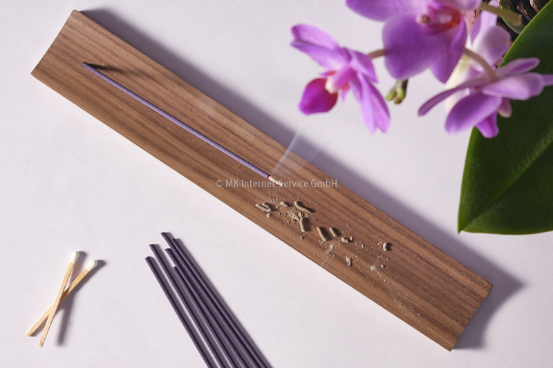 Räucherstäbchenhalter aus Edelholz mit Hohlkehle