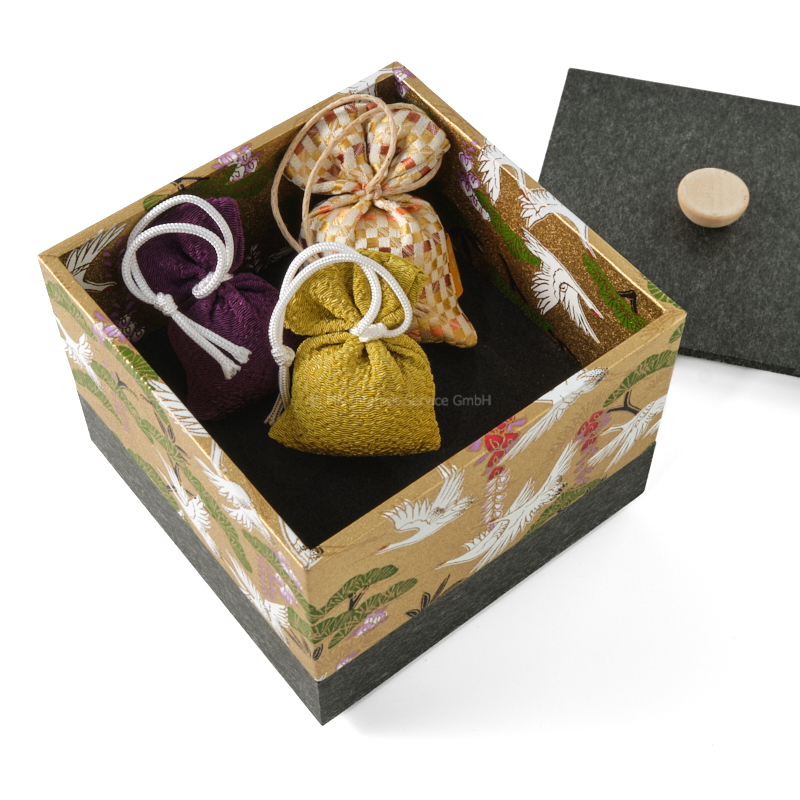 Chiyogami-Box "Kraniche, japanische Kiefer und Blauregen" - Aufbewahrungsbox, Schmucktbox, Geschenkbox