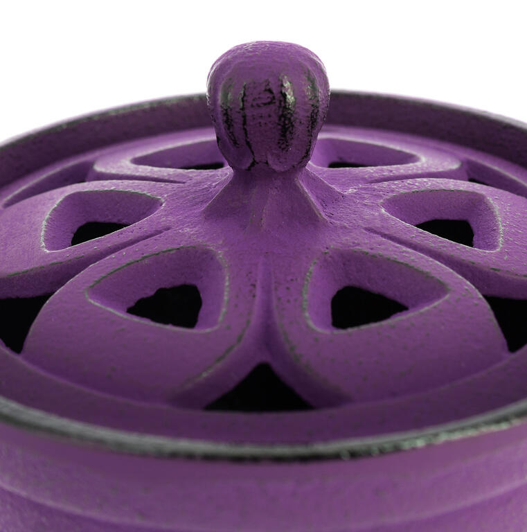 Japanisches Iwachu Räuchergefäß mit Deckel "Blütenblätter", Gusseisen violett