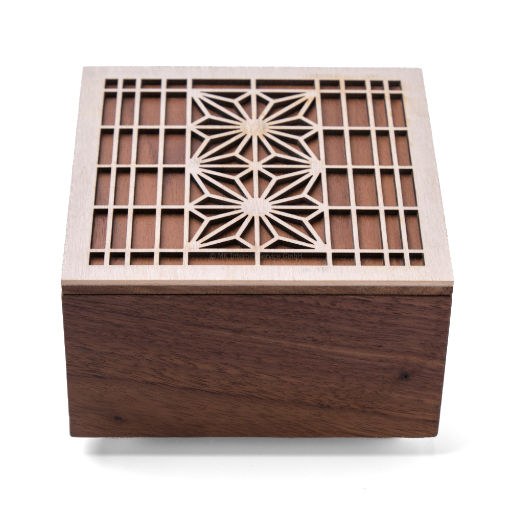 Kumiko-Box mit Asanoha-Muster aus Walnussholz