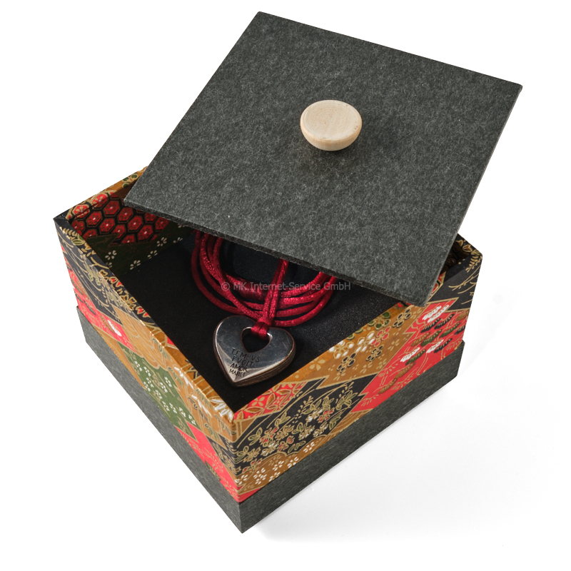 Chiyogami-Box "Japanische Landschaft auf rot"  - Aufbewahrungsbox, Schmuckbox, Geschenkbox