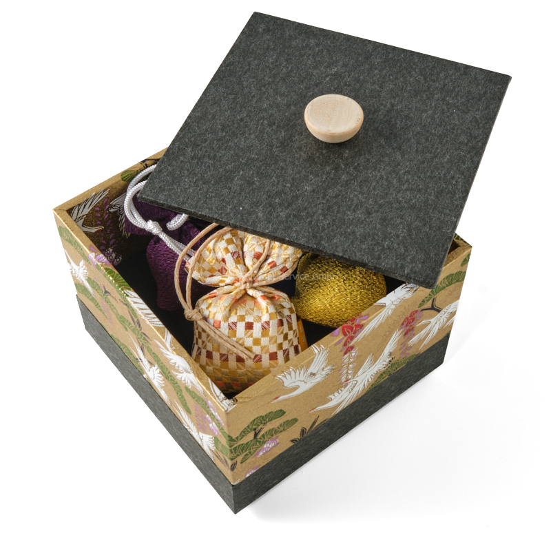 Chiyogami-Box "Kraniche, japanische Kiefer und Blauregen" - Aufbewahrungsbox, Schmucktbox, Geschenkbox
