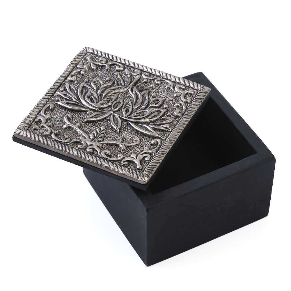 Kleine Holzbox Lotus mit silberfarbigem Deckel