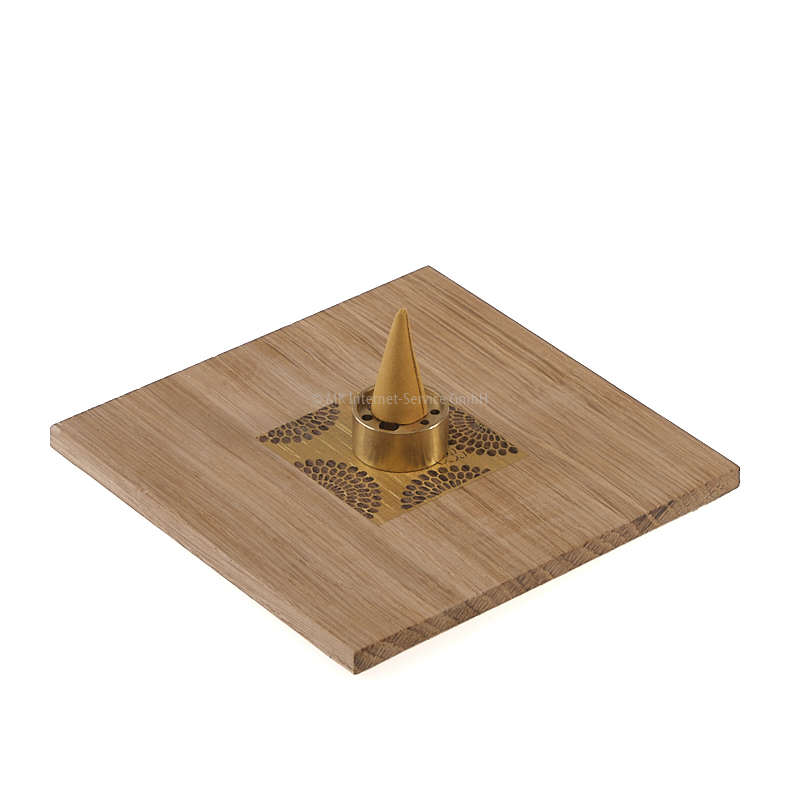 Quadratischer Halter für Räucherstäbchen und Räucherkegel "KIKU" aus Eichenholz mit Messinghalter