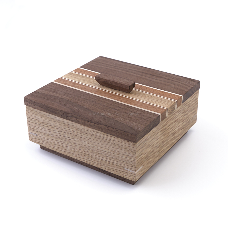 Holzbox mit Sockel und Yosegi-Deckel
