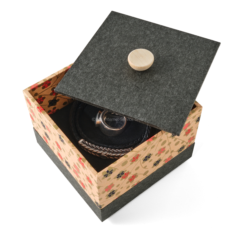 Chiyogami-Box "Pflaumenblüten auf Apricot"  - Aufbewahrungsbox, Schmuckbox, Geschenkbox