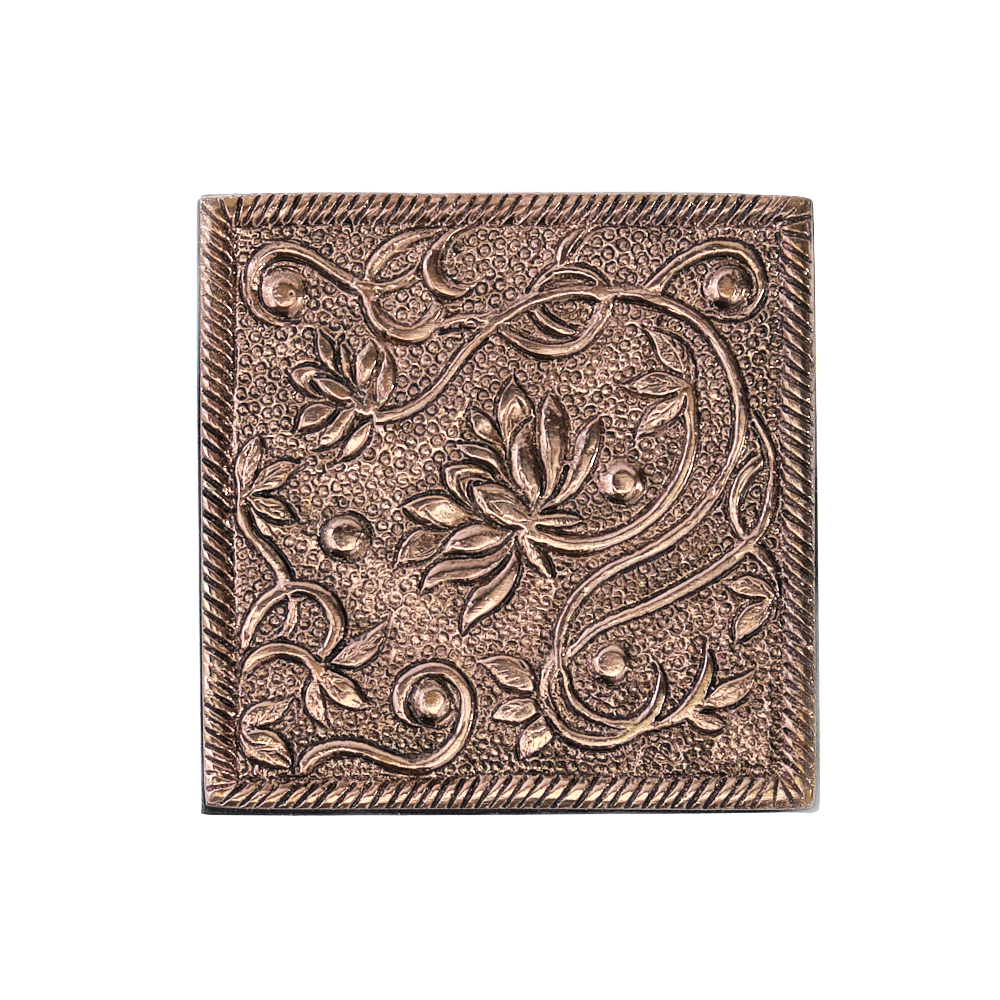 Kleine Holzbox Lotus mit kupferfarbigem Deckel