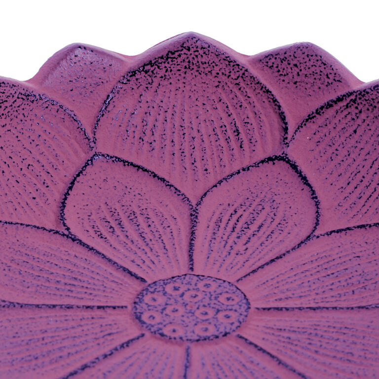 Japanischer Räucherstäbchenhalter Iwachu "Lotusblume" aus Gusseisen, violett