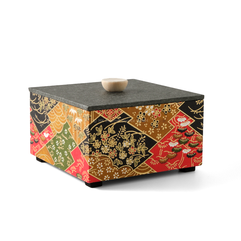 Chiyogami-Box "Japanische Landschaft auf rot"  - Aufbewahrungsbox, Schmuckbox, Geschenkbox