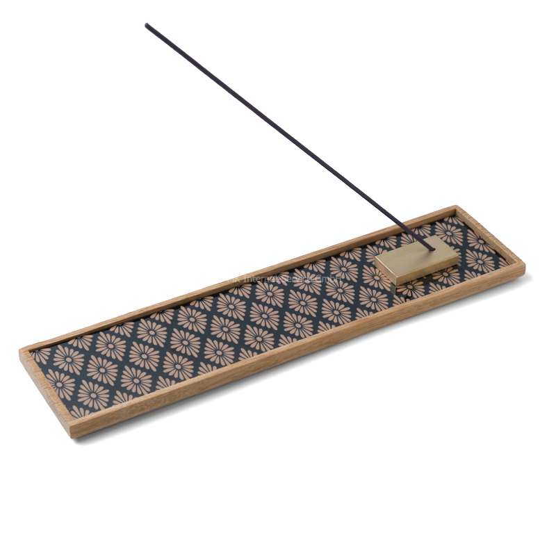 Räucherstäbchenhalter mit japanischem Muster "Kiku-bishi" und Messinghalter