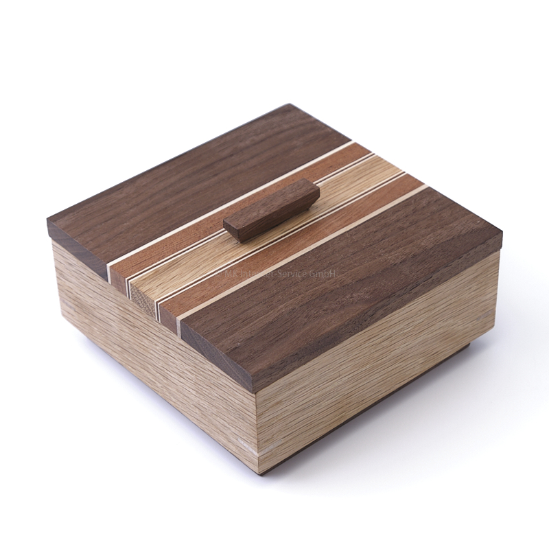 Holzbox mit Sockel und Yosegi-Deckel