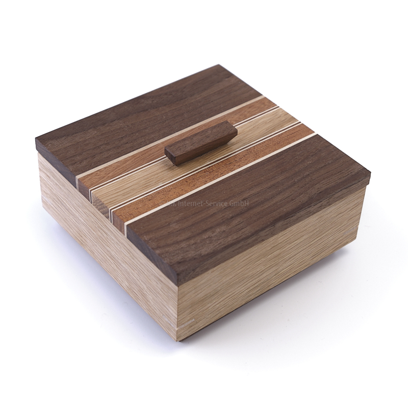 Holzbox mit Sockel und Yosegi-Deckel